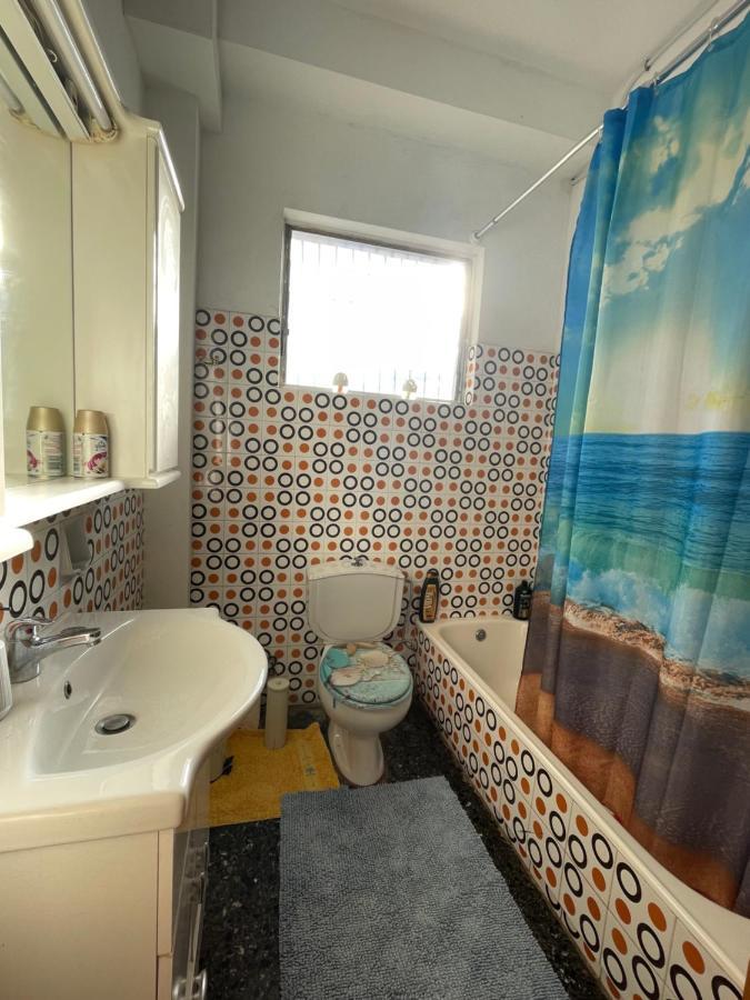 Spacious Apartment With Balconies, Ac, King Bed, Near Dt And Transports Athens Ngoại thất bức ảnh
